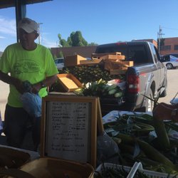 Forest City Farmers Market - Need corn this guy has you covered. Has a truck bed full of corn.