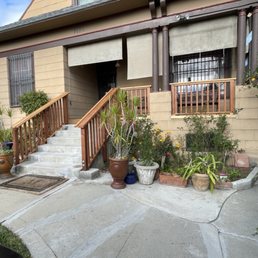 Completed railing installation. Completed railing installation.