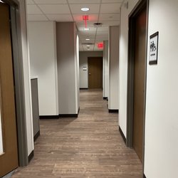Virginia Cancer Specialists - Fairfax - Hallway from patient exam room to the reception area