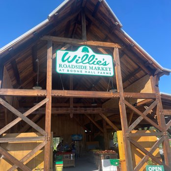 Boone Hall Farms - the front of the building - Farmers Market Near Me - Mount Pleasant, South Carolina