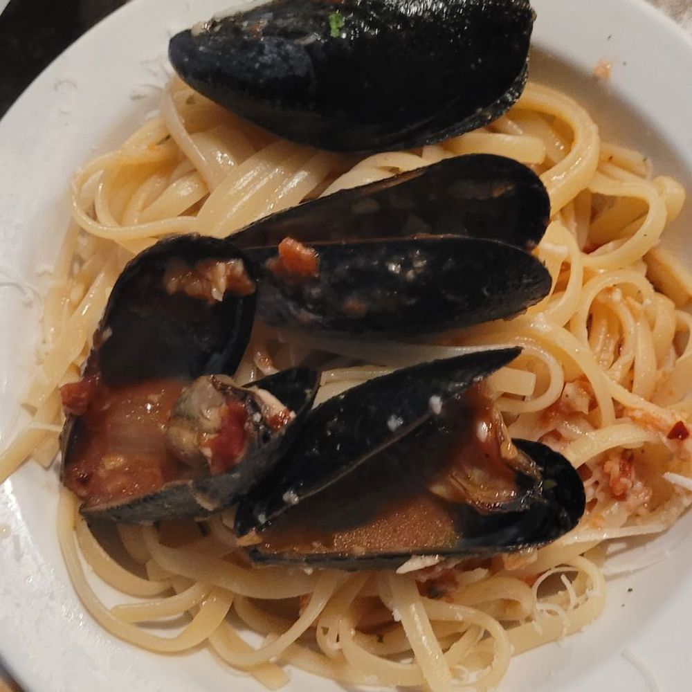 Side of linguine with a few more mussels