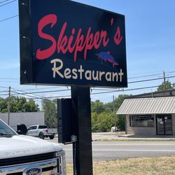 Skipper's Restaurant - Look for this sign at the road