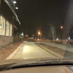 Slim Chickens - I do not understand this median? I've gotten my food, there's no parking to the right, hmmm? Mystery for now.