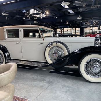 Stutz Car Museum - The Stutz DV32 Hollywood is an amazing car. Even in 1933, it sold for $17,000! - Museums Near Me - Indianapolis, Indiana Stutz Car Museum - The Stutz DV32 Hollywood is an amazing car. Even in 1933, it sold for $17,000! - Museums Near Me - Indianapolis, Indiana