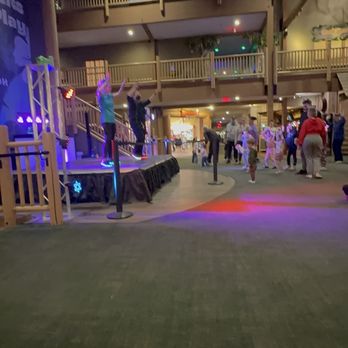 Great Wolf Lodge - Dance Party - Resorts Near Me - Mason, Ohio