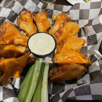 Bar Bill Tavern - Honey Dijon wings - Pubs Near Me - East Aurora, New York Bar Bill Tavern - Honey Dijon wings - Pubs Near Me - East Aurora, New York