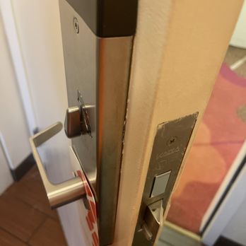 Hilton Garden Inn Memphis/Wolfchase Galleria - Can't even use door lock - Hotels Near Me - Cordova, Tennessee Hilton Garden Inn Memphis/Wolfchase Galleria - Can't even use door lock - Hotels Near Me - Cordova, Tennessee