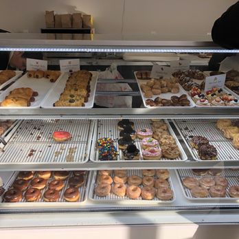 OMG Daylight Donuts - Came in around 9:30 on a Saturday. Still several items to choose from. - Donuts Near Me - Broken arrow, Oklahoma OMG Daylight Donuts - Came in around 9:30 on a Saturday. Still several items to choose from. - Donuts Near Me - Broken arrow, Oklahoma