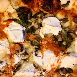 Joe's Meat Market - Pizza with dollops of ricotta, outstanding!