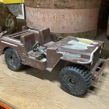 Antique Warehouse - Retro toys - Antiques Near Me - Snohomish, Washington