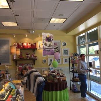 Nothing Bundt Cakes - Bakeries Near Me - Corte Madera, California
