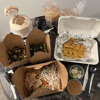 Green Leaves Vegan - Full Spread - Thai Near Me - Los Angeles, California Green Leaves Vegan - Full Spread - Thai Near Me - Los Angeles, California