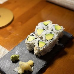 Issho Izakaya & Sushi - Avocado roll