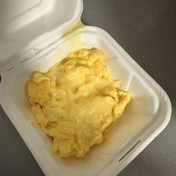 Miss Shirley's Cafe, Roland Park - Scrambled eggs w/ white cheddar - American Near Me - Baltimore, Maryland
