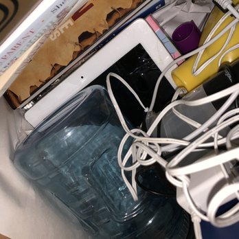 Aloha International Moving Service - How they pack electronics. No paper even attempted to wrap them in. - Movers Near Me - Kapolei, Hawaii Aloha International Moving Service - How they pack electronics. No paper even attempted to wrap them in. - Movers Near Me - Kapolei, Hawaii
