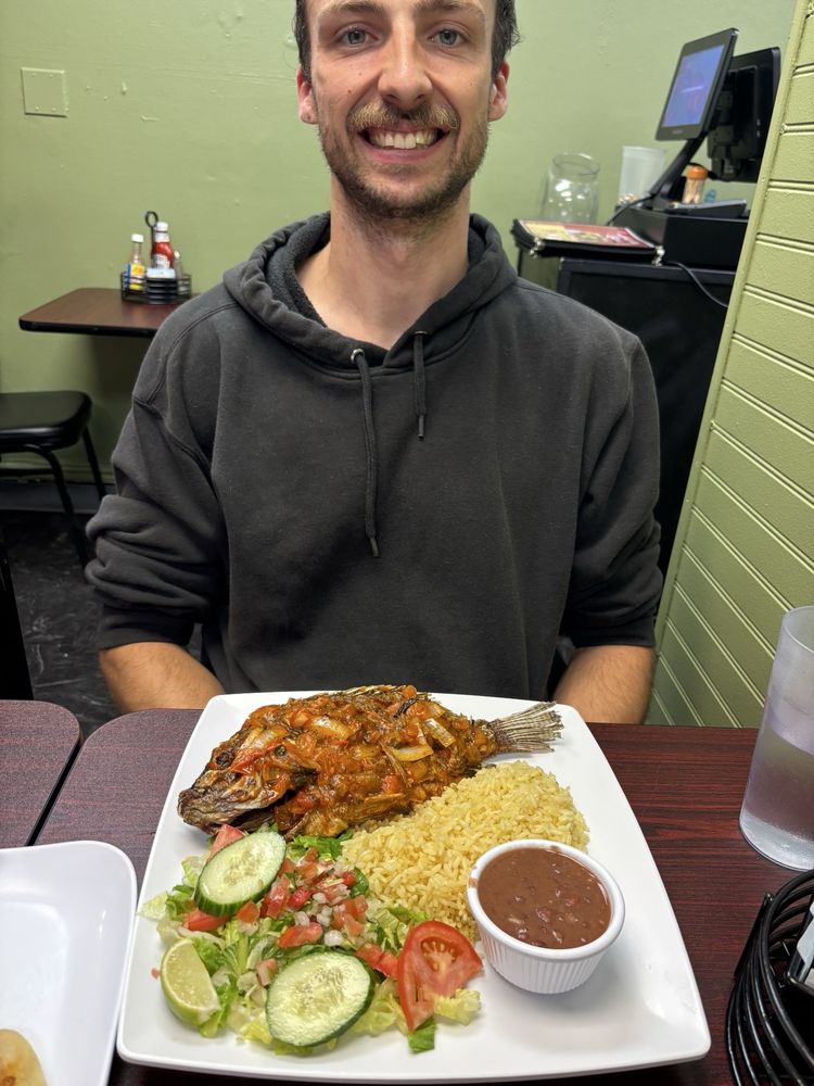 Food from Antojitos Latinos