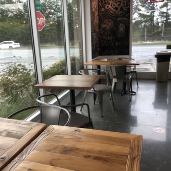 Kale Me Crazy - View of the dining area. - Juice Bars & Smoothies Near Me - Atlanta, Georgia