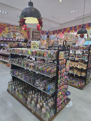 Quinta Alegría Shopping Mall by null