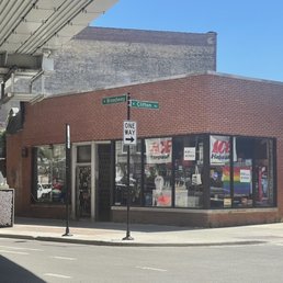 Exterior photo of Uptown Ace Hardware - Chicago, Illinois Exterior photo of Uptown Ace Hardware - Chicago, Illinois