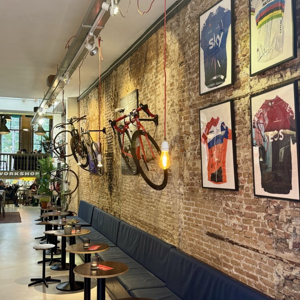 Lola's--Bikes and Coffee - Coffee & Tea Near Me - 's-Gravenhage, ZH Lola's--Bikes and Coffee - Coffee & Tea Near Me - 's-Gravenhage, ZH