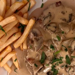 Lorösch - Kalbsschnitzel mit Champignon-Rahm-Sauce