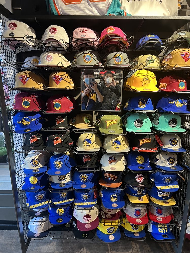 LIDS Updated September 2024 16 Photos 75 Jefferson St, San