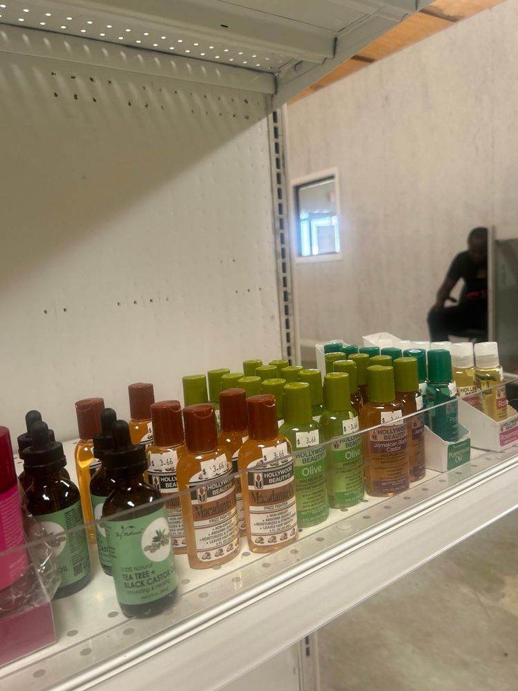 K&B beauty supply Logo