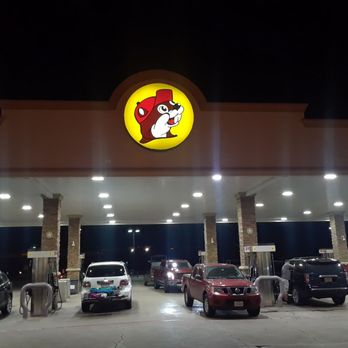 Buc-ee’s - This location had a lot of gas pumps. - Convenience Stores Near Me - Luling, Texas Buc-ee’s - This location had a lot of gas pumps. - Convenience Stores Near Me - Luling, Texas