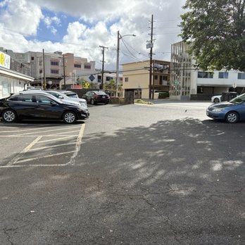 Sweet E's Cafe - Parking lot - Cafes Near Me - Honolulu, Hawaii Sweet E's Cafe - Parking lot - Cafes Near Me - Honolulu, Hawaii