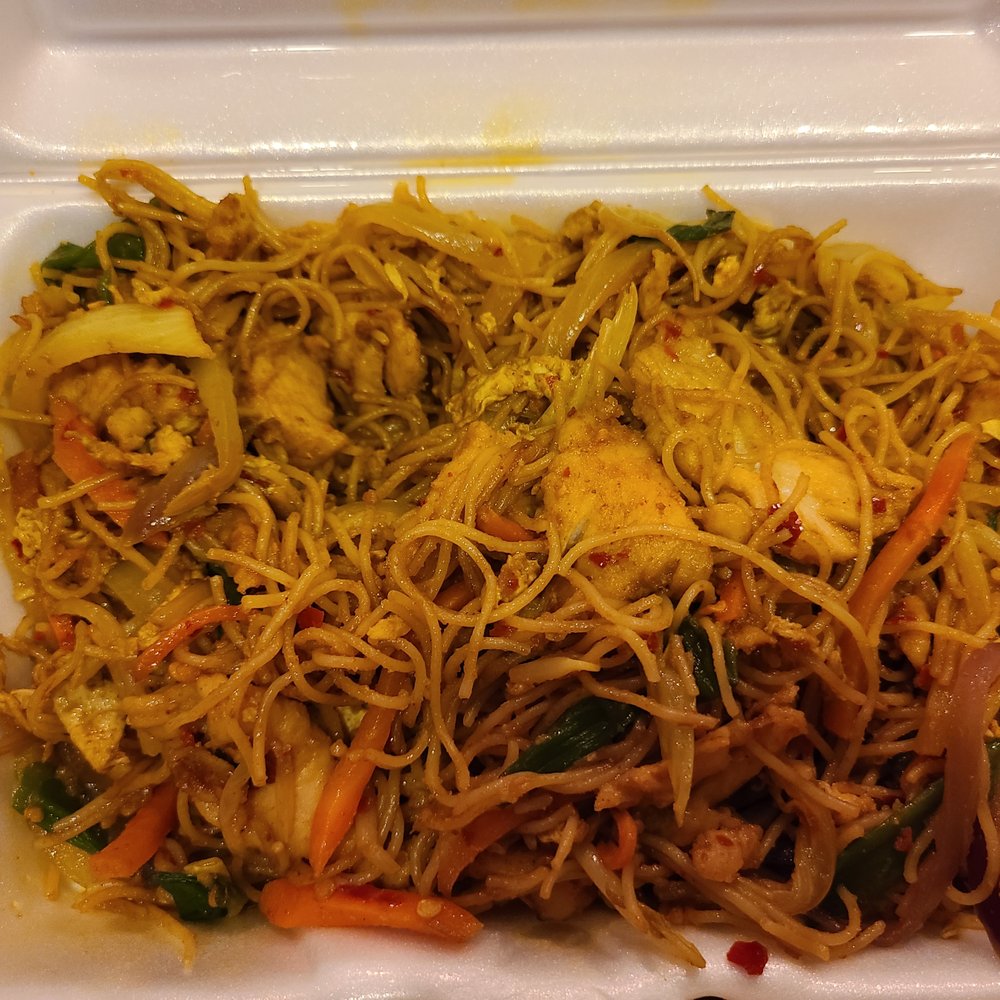 Singapore Noodles with Chicken - SO GOOD!!