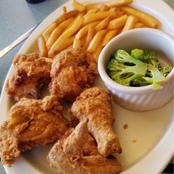 Tennessee Grill - Fried chicken and frozen fries