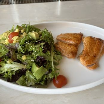Rumba Cubana - Citrusy salad with Salmon - Cuban Near Me - Guttenberg, New Jersey Rumba Cubana - Citrusy salad with Salmon - Cuban Near Me - Guttenberg, New Jersey