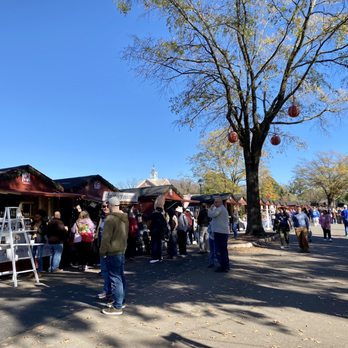 Williamsburg Christmas Market - Market - Public Markets Near Me - Williamsburg, Virginia