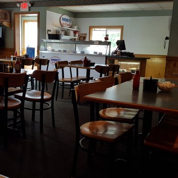 Fa-Ray's Family Restaurant - Old fashioned ice cream stand with walk up access - Sandwiches Near Me - Barberton, Ohio