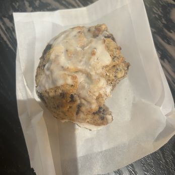 Off the Wall Cafe - Lemon blueberry scone - Wine Bars Near Me - Park Ridge, Illinois
