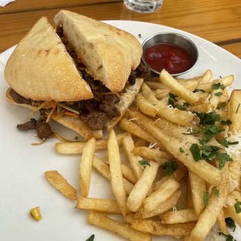 Viewpoint Brewing - Korean steak sandwich with truffle fries - Breweries Near Me - Del Mar, California