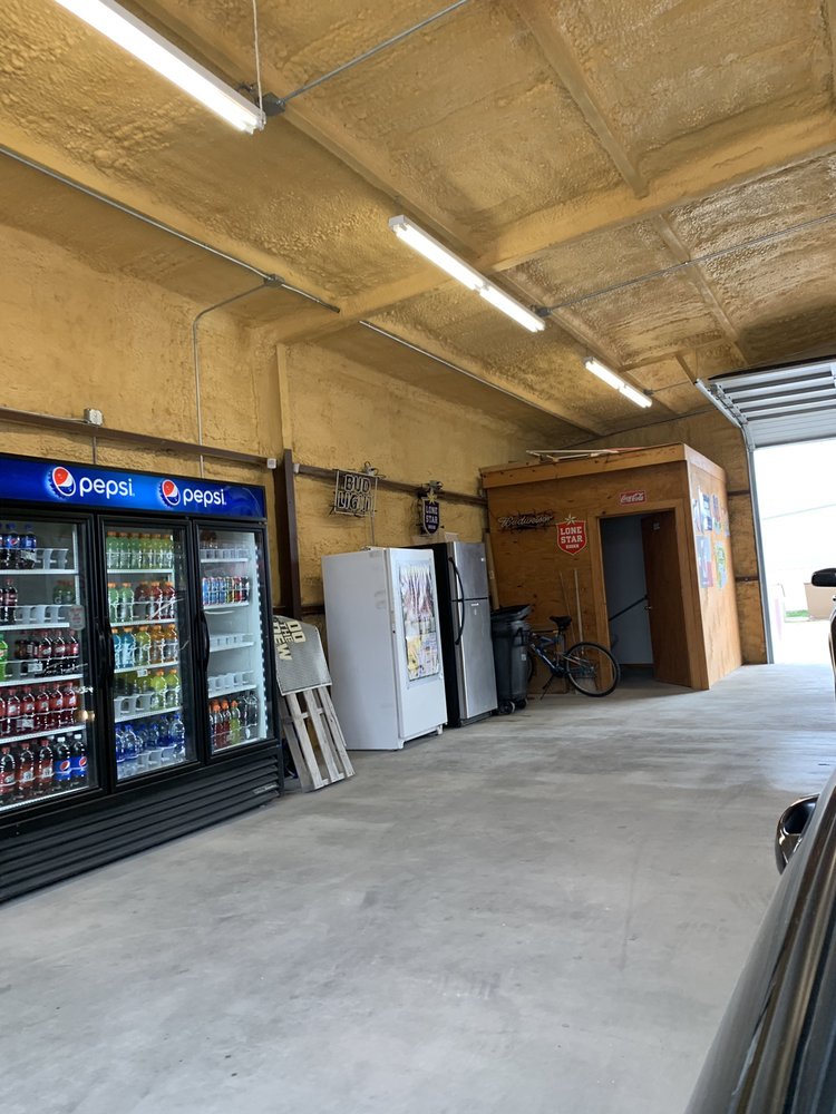 BEER BARN Updated August 2024 108 N Ohio Ave, Big Lake, Texas