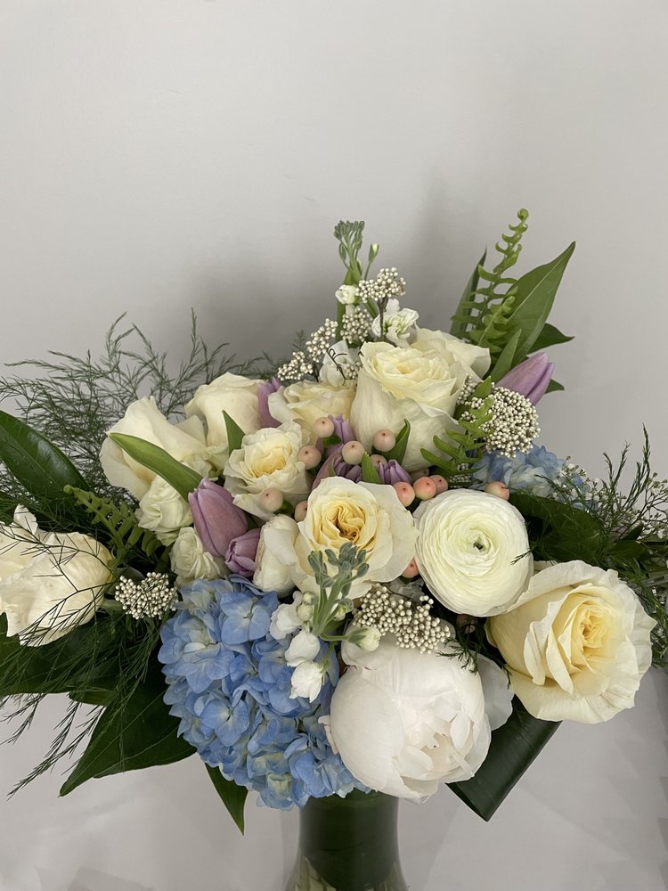 LA FLORET FLEURISTE Updated June 2024 37 Photos 5117 Rue de Verdun, Verdun, Quebec, Canada