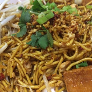 Lemon Grass - Crispy Paht Thai with Tofu - Thai Near Me - Cincinnati, Ohio Lemon Grass - Crispy Paht Thai with Tofu - Thai Near Me - Cincinnati, Ohio