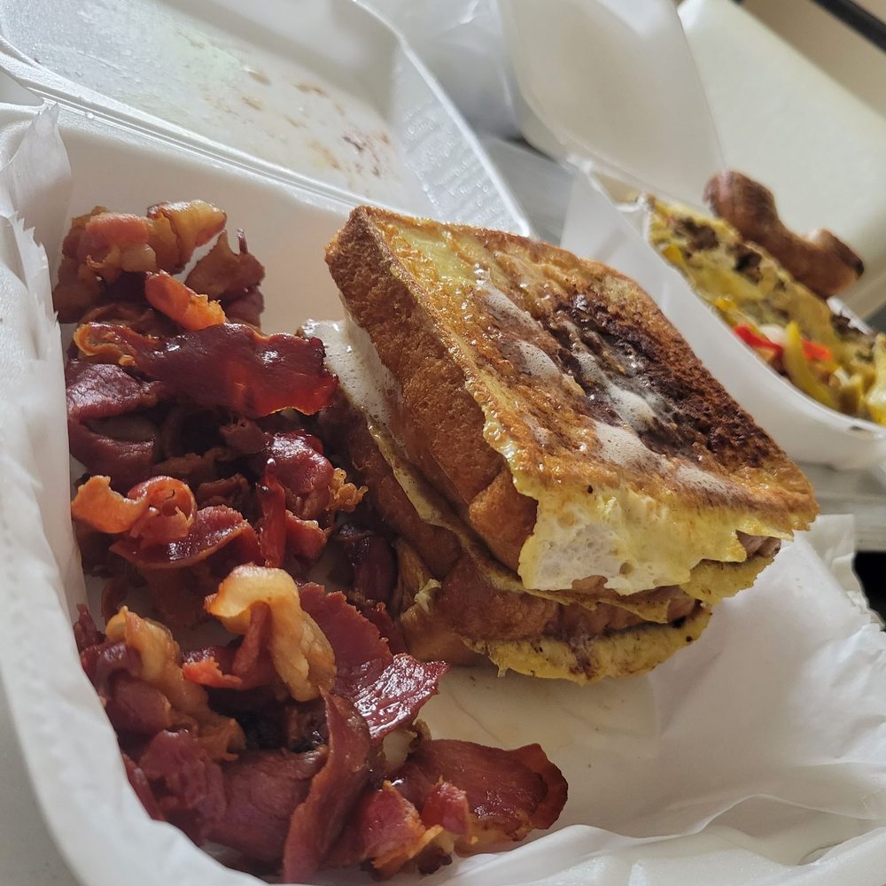 Lucky 7 Deli - French Toast w/ Bacon - Delis Near Me - Willow Grove, Pennsylvania Lucky 7 Deli - French Toast w/ Bacon - Delis Near Me - Willow Grove, Pennsylvania
