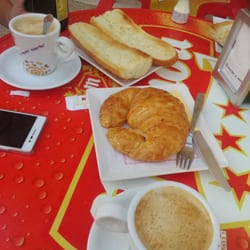 Romeral - No pidáis croissant grande para desayunar. Lo sirven reseco y se quedan tan anchos.