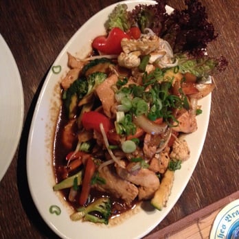 Thai Thuna - Black Pepper Chicken. Steht nicht auf der Karte. Ist eigentlich " Mu Katiem Prik Thai Dam" Nr. 42, nur statt Schwein eben Hühnchen. - Thai Near Me - Taufkirchen, BY Thai Thuna - Black Pepper Chicken. Steht nicht auf der Karte. Ist eigentlich " Mu Katiem Prik Thai Dam" Nr. 42, nur statt Schwein eben Hühnchen. - Thai Near Me - Taufkirchen, BY