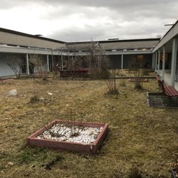 Dr. med. Karl-Heinz Lichtwardt - Die Praxis ist ganz hinten in der Mitte des Atriums