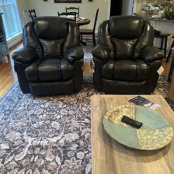 Alabama Furniture Market - These are the two homestretch chairs. I love the color. I love the way they look, but they are so uncomfortable. You cannot sit in the chair