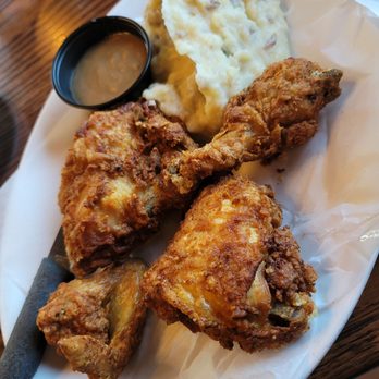 Savannah And Company - Dry Fried chicken & garlic mashed potatoes - Bars Near Me - Cortlandt, New York Savannah And Company - Dry Fried chicken & garlic mashed potatoes - Bars Near Me - Cortlandt, New York