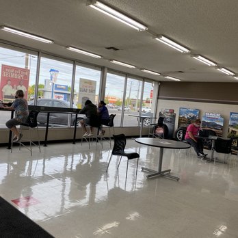Les Schwab Tire Center - These are the other people at 5:55pm waiting for their vehicles. - Tires Near Me - Yakima, Washington Les Schwab Tire Center - These are the other people at 5:55pm waiting for their vehicles. - Tires Near Me - Yakima, Washington