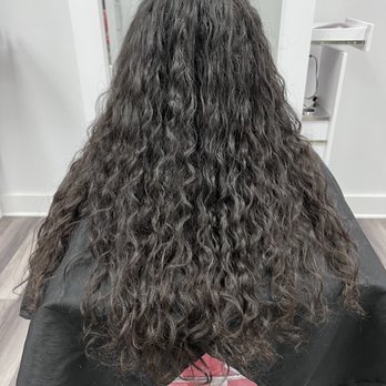 Salon Voss Stafford - Before without layers - Hair Salons Near Me - Stafford, Virginia Salon Voss Stafford - Before without layers - Hair Salons Near Me - Stafford, Virginia