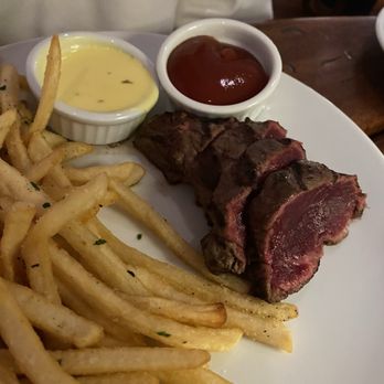 Oak Steakhouse - 5 Oz. Cab'carved Tenderloin and Frites - Steakhouses Near Me - Charleston, South Carolina Oak Steakhouse - 5 Oz. Cab'carved Tenderloin and Frites - Steakhouses Near Me - Charleston, South Carolina