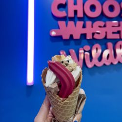 16 Handles - Nutella, pomegranate fro-yo
