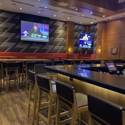 MOXIES SQUARE ONE RESTAURANT - Updated February 2026 - 298 Photos & 157 ...